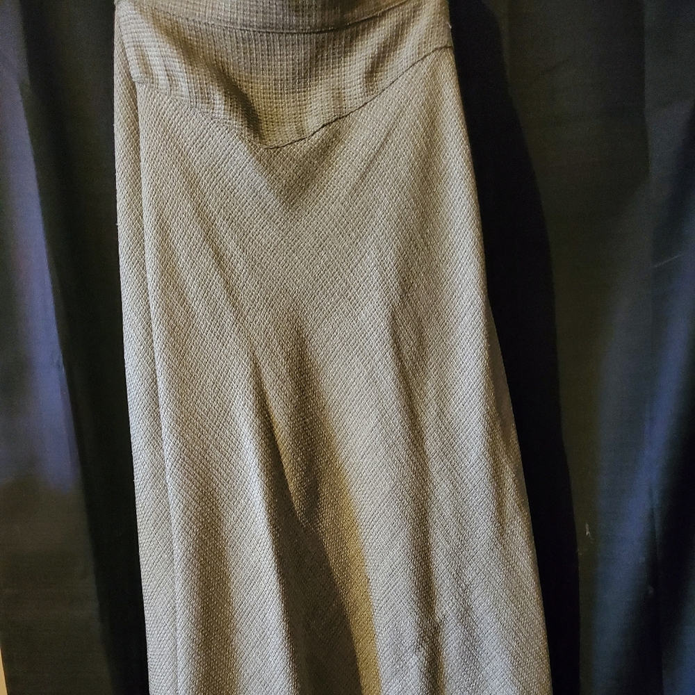 Size 1X full length pale green tweed skirt